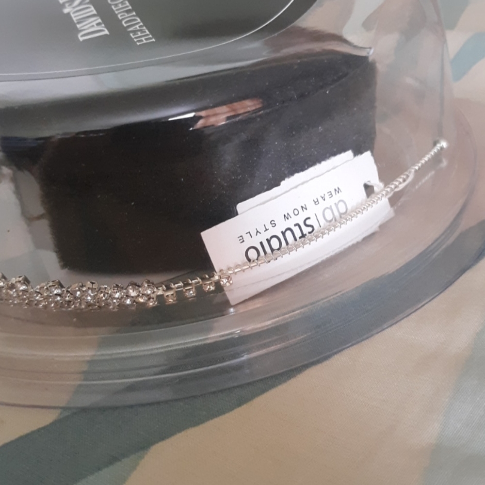Tiara headpiece - Picture 6 of 6